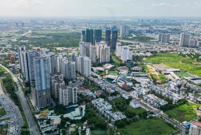 Giao dịch nhà đất giảm sâu trong 'tháng Ngâu'