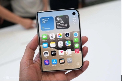 Tiết kiệm 100 triệu đồng rất khó, nay lại là giá iPhone gập Duo