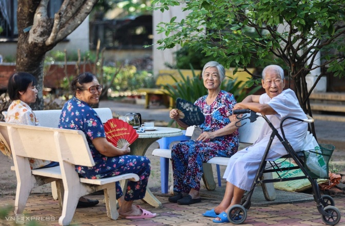 Sống trăm tuổi nên đầu tư thế nào?
