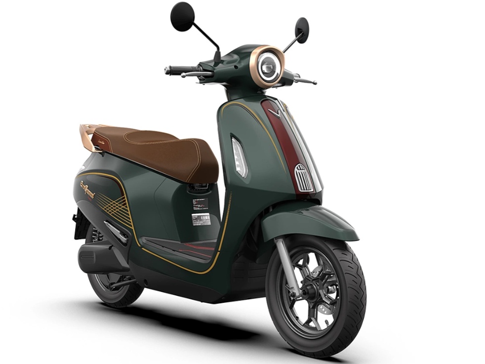 VinFast ra mắt xe máy điện đi 262 km một lần sạc