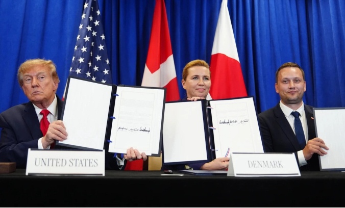 Ông Trump ký thỏa thuận an ninh với Đan Mạch và Greenland