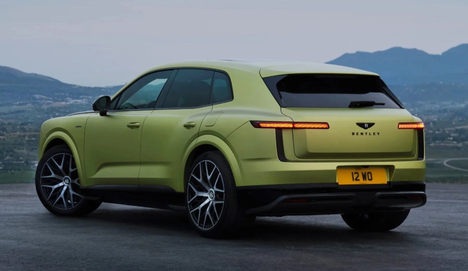 Bentley ra mắt xe siêu sang thuần điện đầu tiên