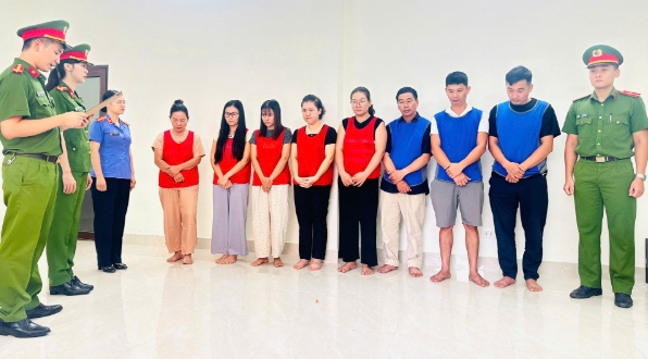 An Cung giả “đội giá” gần 30 lần, người mua trả gần 3 triệu đồng/hộp