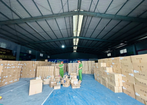 An Cung giả “đội giá” gần 30 lần, người mua trả gần 3 triệu đồng/hộp