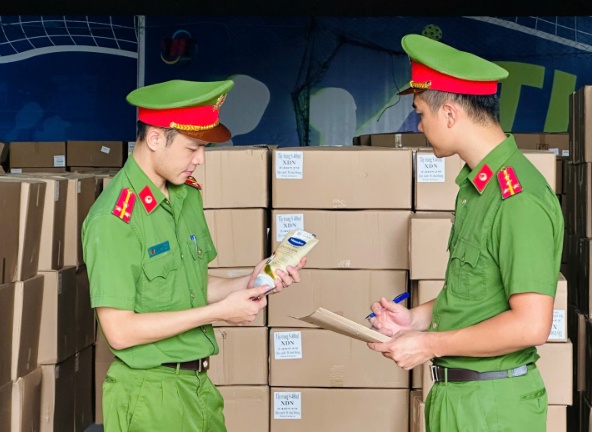 An Cung giả “đội giá” gần 30 lần, người mua trả gần 3 triệu đồng/hộp