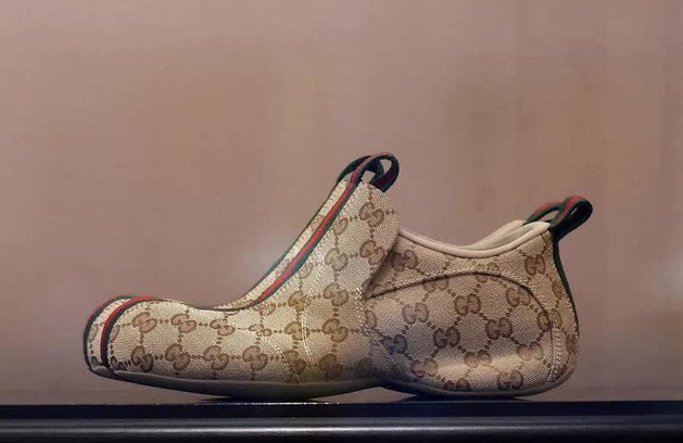 Gucci bị phản ứng gay gắt vì bán sneaker 1.000 USD sản xuất tại Trung Quốc