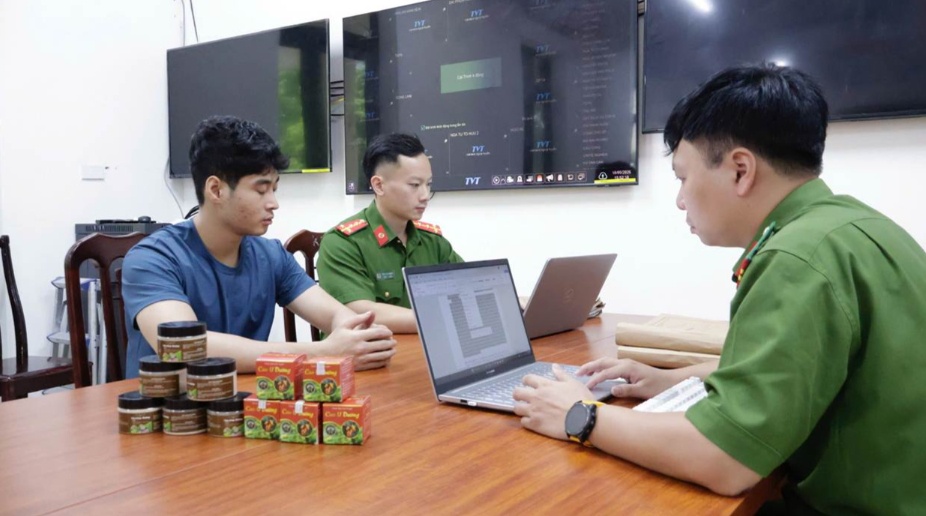 26 người trình báo, hơn 1.400 người liên quan vụ “thuốc chữa u”