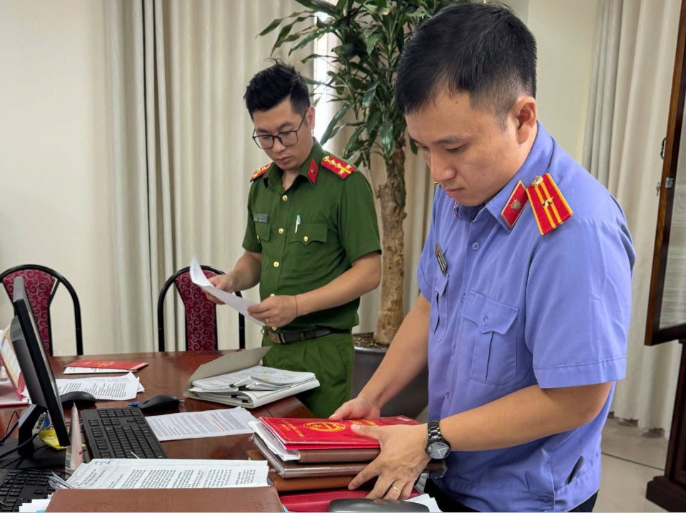 Bắt Trưởng phòng Thuế ở Lạng Sơn: 5 lần nhận hối lộ để giúp doanh nghiệp