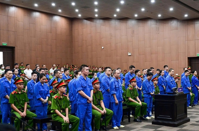 Vợ Viện trưởng Pháp y tâm thần Trung ương trách người đưa hối lộ 'thiếu 4 tờ'