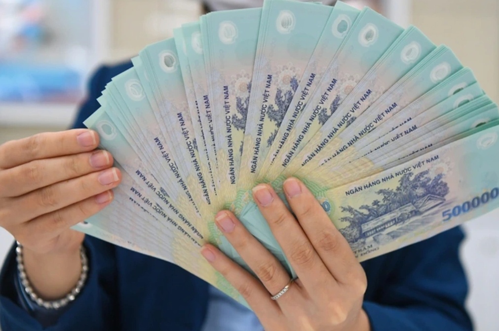 Thu nhập tăng nhưng tài khoản vẫn chẳng dư: Có thể bạn đang mắc 5 kiểu tiêu tiền này