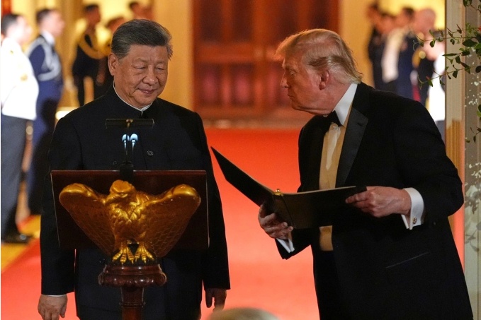 Ông Trump bác tin ngỏ ý bán vũ khí cho Trung Quốc