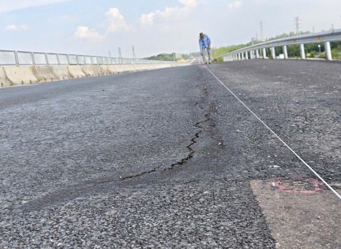 Cao tốc Biên Hòa - Vũng Tàu bị nứt
