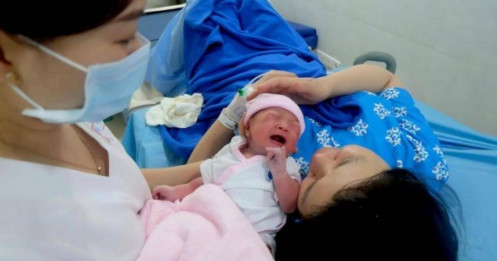 E ngại bất công sau đề xuất 'hỗ trợ gia đình có hai con gái'