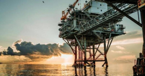 Giá dầu Brent tăng hơn 4%