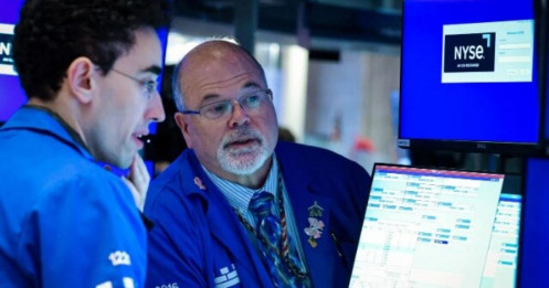 Dow Jones tăng 250 điểm, Nasdaq có lúc lập kỷ lục mới sau báo cáo việc làm
