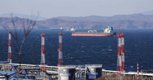 OPEC+ không tăng sản xuất dầu