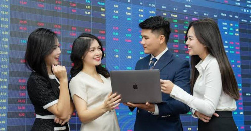 GVR, PVS nổi bật giữa mặt bằng lãi suất cao