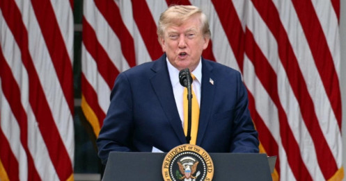 Ông Trump nói giá xăng dầu tăng do Ukraine tập kích Nga