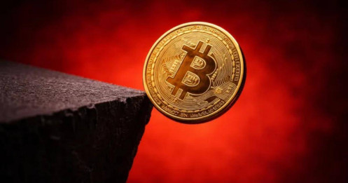 Bitcoin "mắc kẹt" giữa bán và giữ