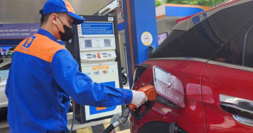 Vì sao giá xăng trong nước liên tục điều chỉnh tăng mạnh hơn 5.000 đồng/lít?
