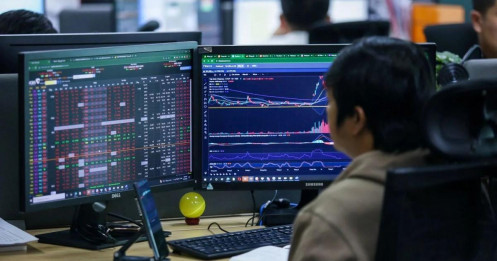 GDP tăng 9%, chứng khoán vẫn "khát tiền"