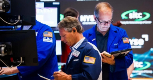 Phố Wall diễn biến trái chiều, Dow Jones tăng gần 200 điểm