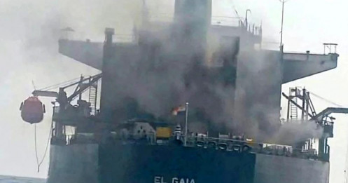 Iran tuyên bố bắn cháy siêu tàu chở dầu ở Hormuz