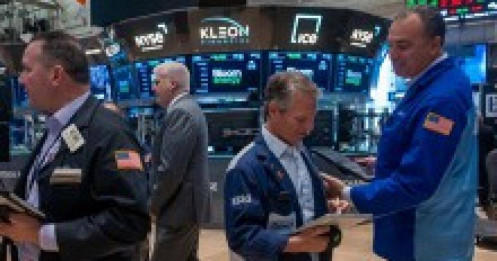 Dow Jones mất gần 200 điểm