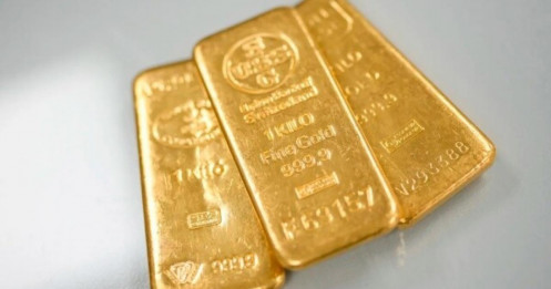 Vàng thế giới giảm hơn 1% về gần mốc 4,100 USD