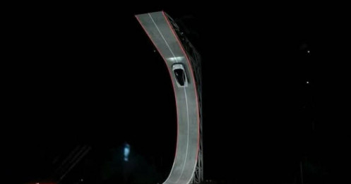 'Điên rồ' nhưng có thật: Elon Musk cho ra mắt xe ô tô leo tường, bay được