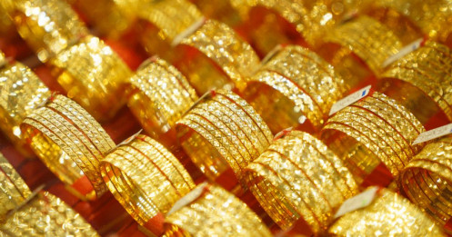 Vàng "mắc kẹt" trong thế khó của Fed