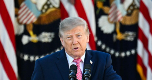 Ông Trump: 'Pháp nên đóng cửa biên giới'