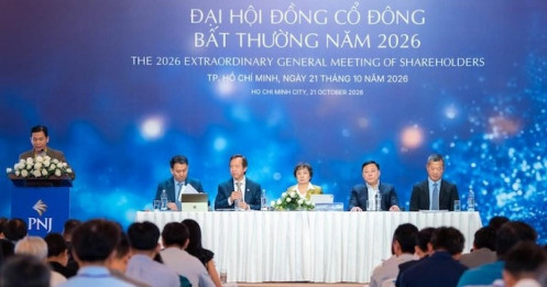 Khoảng trống dòng tiền sau đại hội bất thường của PNJ