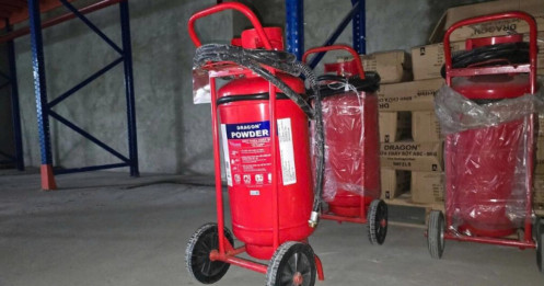 Hối lộ 17 tỷ đồng để 'mua' tem đạt chuẩn bình chữa cháy Dragon giả
