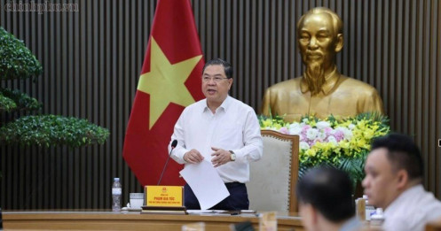 Phó Thủ tướng Thường trực: Nghiên cứu kết nối trực tiếp đường sắt từ sân bay Gia Bình với trung tâm Hà Nội