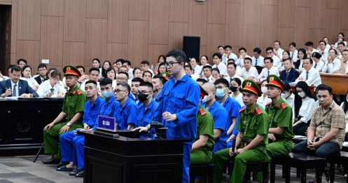 Mr Pips than 'tiền nhiều vẫn thấy đời vô nghĩa' vì mắc bệnh tâm thần