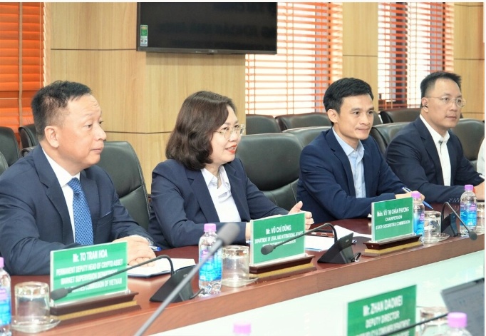 Việt Nam và Singapore ký biên bản đưa cổ phiếu lên sàn của nhau