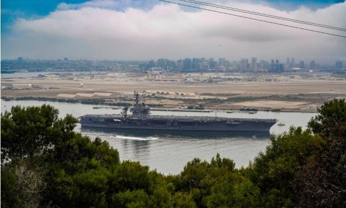 Mỹ 'điều thêm tàu sân bay, hàng nghìn binh sĩ' đến gần Iran