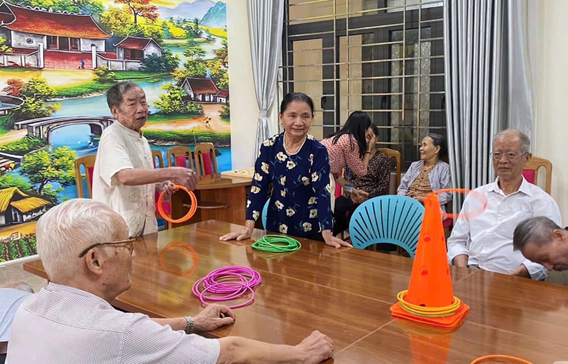 Viện dưỡng lão bán trú công lập ở Hà Nội 'cháy chỗ'