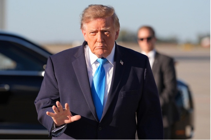 Ông Trump: Mỹ rút oanh tạc cơ khỏi Anh do 'mối đe dọa liên quan đến Iran'
