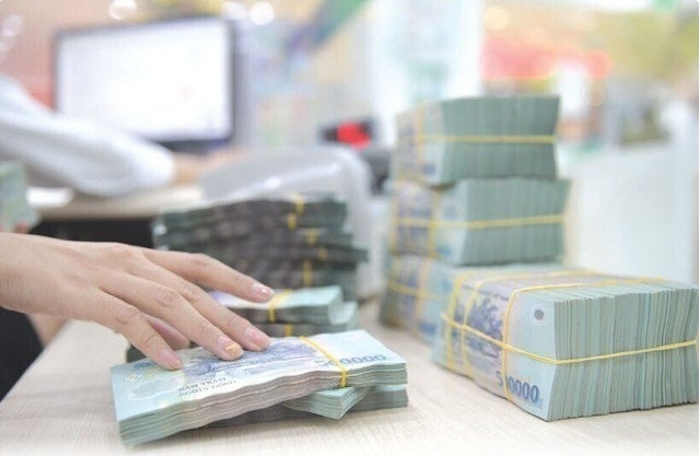Lãi suất có thể neo cao đến hết năm 2026?