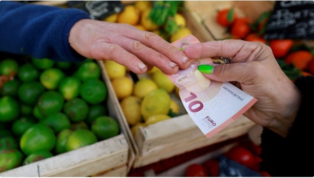 Đồng Euro giảm xuống đáy 17 tháng