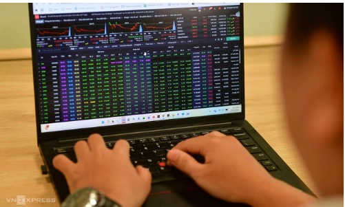 Nhà đầu tư ngoại rút hơn 400 triệu USD sau nửa tháng nâng hạng