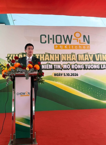 Chuỗi mì cay Sasin của diễn viên Quốc Trường lại đạt mốc 100 chi nhánh, mở nhà máy Chowon Kitchen thứ 2