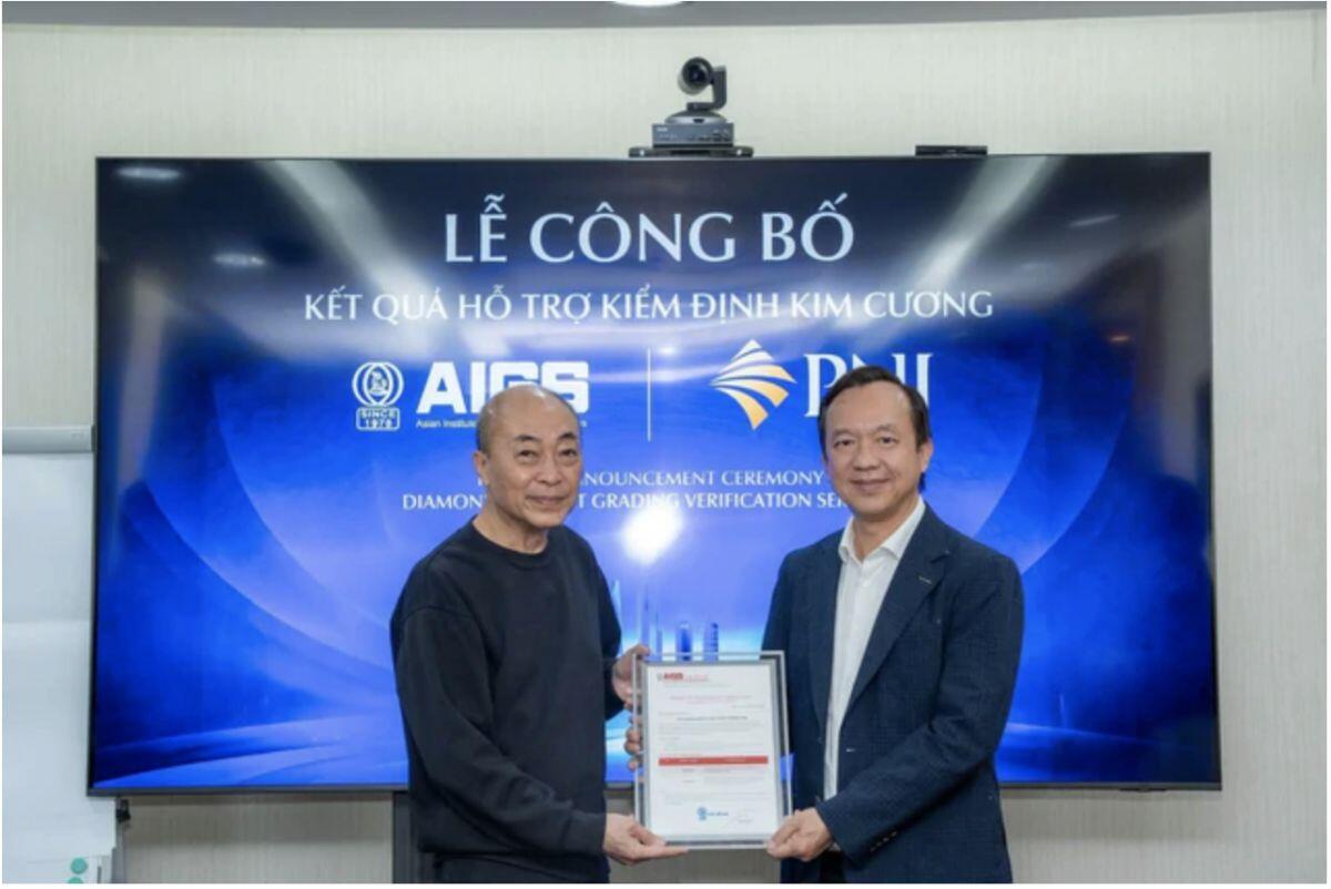 100% mẫu kim cương PNJ là kim cương thiên nhiên, phù hợp thông số 4C