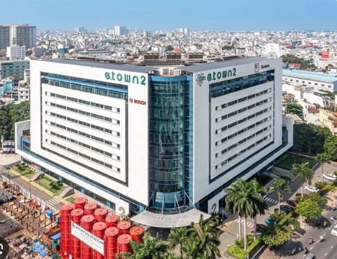 "Gã khổng lồ" 200 năm tuổi đứng sau THACO, REE và Starbucks Việt Nam