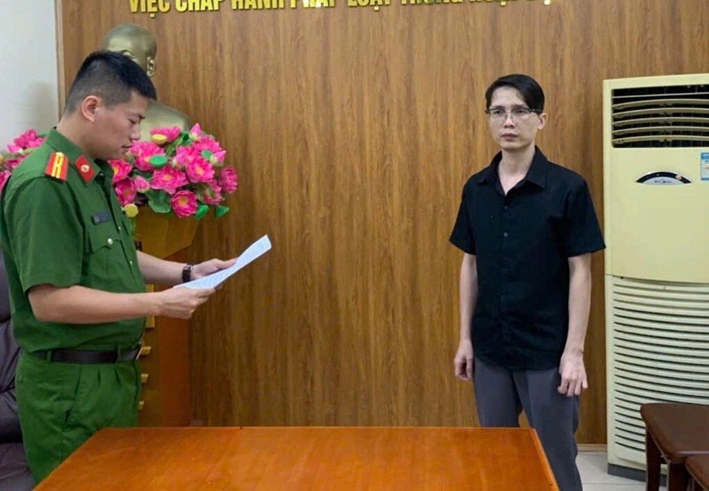 Nhân viên bán ôtô lừa khách chuyển khoản hơn 1,1 tỷ đồng vào tài khoản cá nhân