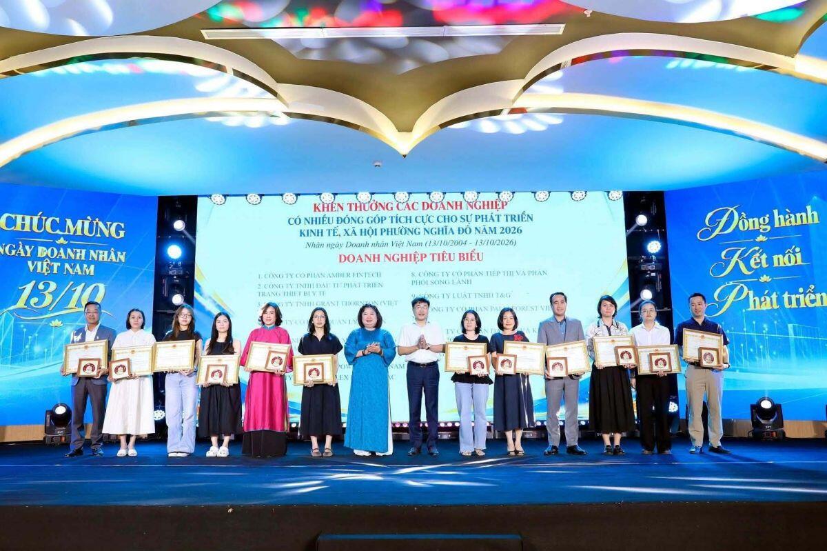EMIR được vinh danh l&agrave; doanh nghiệp ti&ecirc;u biểu nh&acirc;n ng&agrave;y Doanh nh&acirc;n Việt Nam
