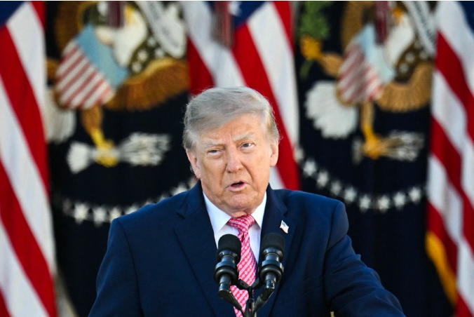 Ông Trump: 'Pháp nên đóng cửa biên giới'