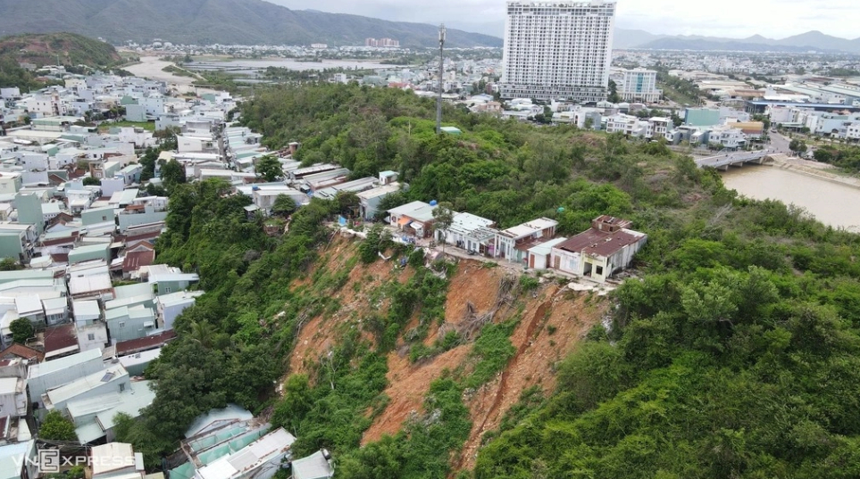 Đề xuất san phẳng ngọn núi ở Quy Nhơn để tránh sạt lở